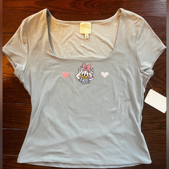 Light Blue NWT Women’s Top with Customized Disney Daisy Patches Size Large - Picture 1 of 4